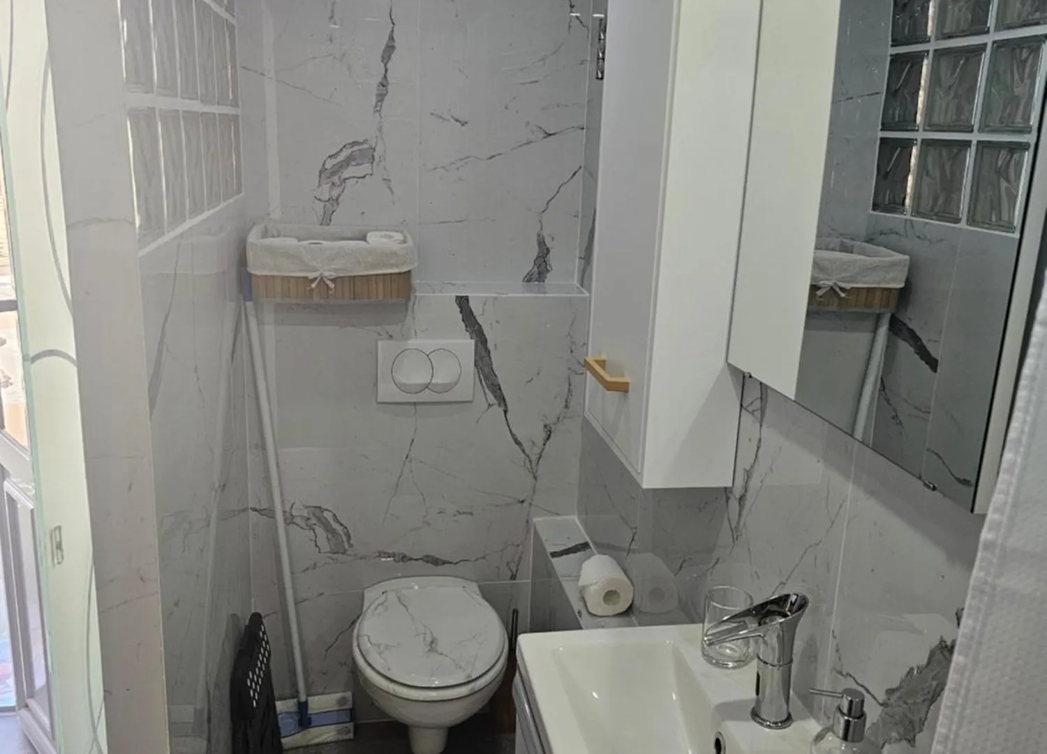 Apartment Studio 3 A La Trinite Proche De Nice 10 Mn, Monaco 15 Mn Et L'Italie 30 Mn