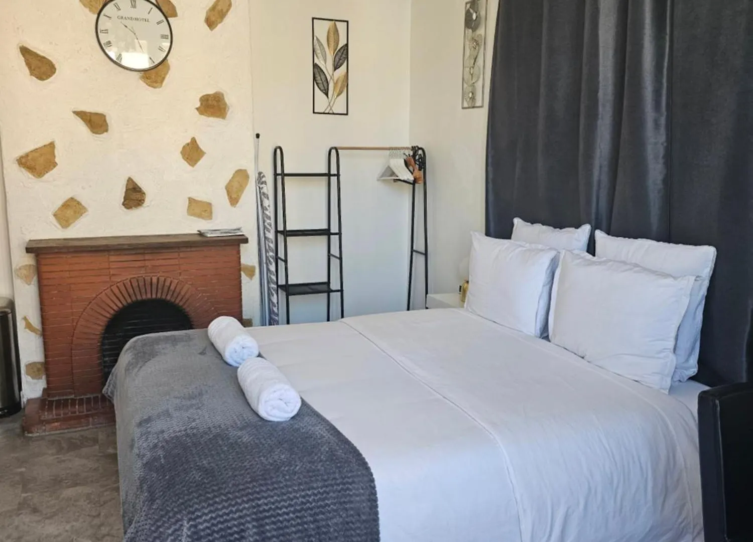 Studio 3 A La Trinite Proche De Nice 10 Mn, Monaco 15 Mn Et L\'Italie 30 Mn contacts